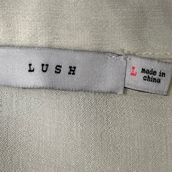 Lush Button Down Blouse - Picture 3 of 5